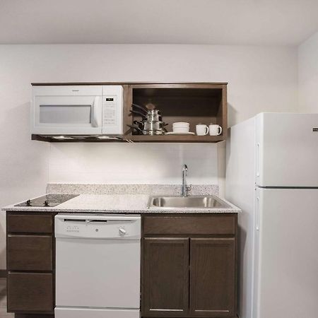Woodspring Suites Detroit מדיסון הייטס מראה חיצוני תמונה