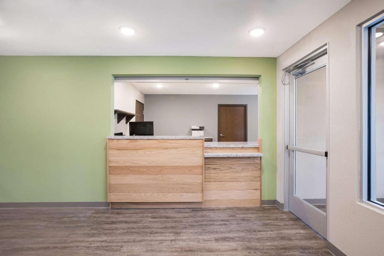 Woodspring Suites Detroit מדיסון הייטס מראה חיצוני תמונה