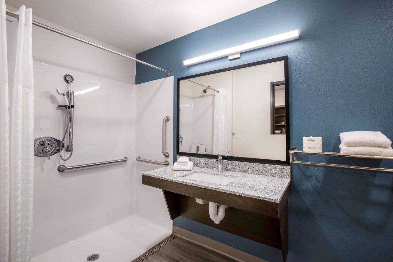 Woodspring Suites Detroit מדיסון הייטס מראה חיצוני תמונה