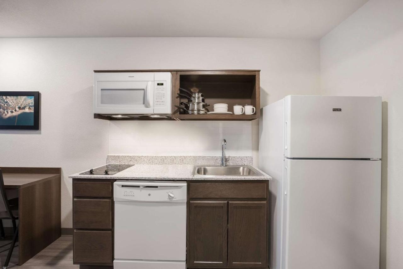 Woodspring Suites Detroit מדיסון הייטס מראה חיצוני תמונה