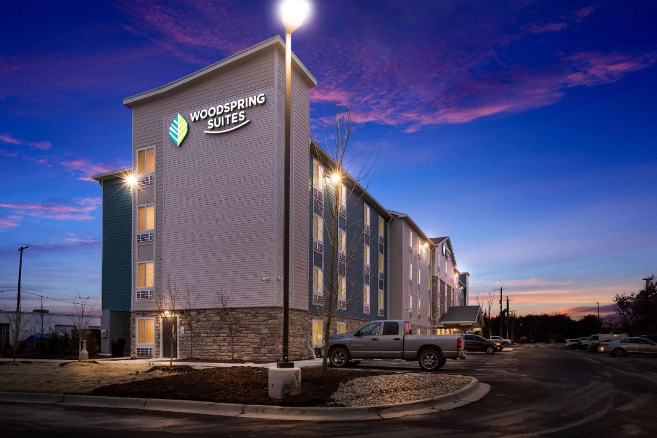 Woodspring Suites Detroit מדיסון הייטס מראה חיצוני תמונה
