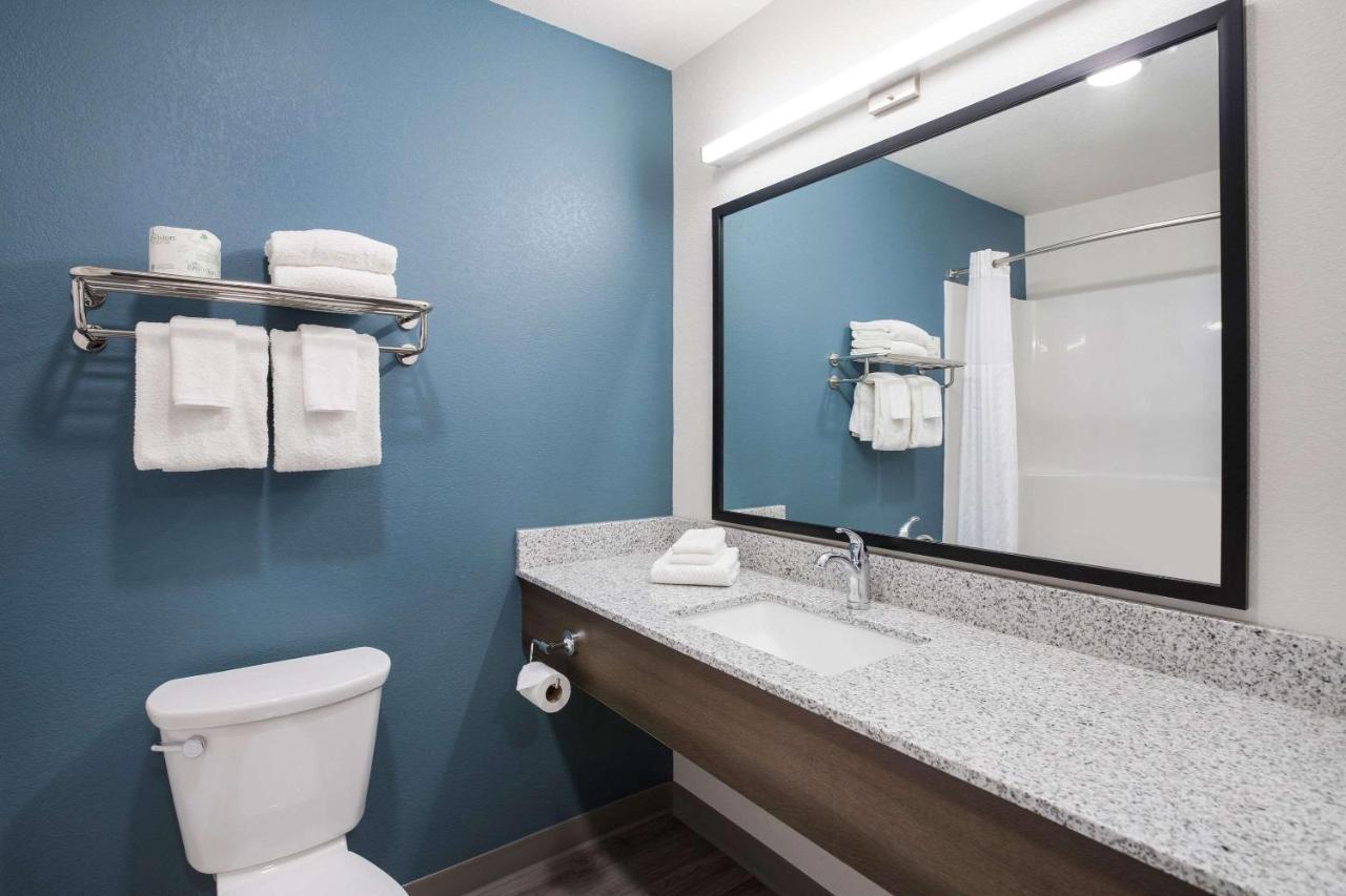 Woodspring Suites Detroit מדיסון הייטס מראה חיצוני תמונה