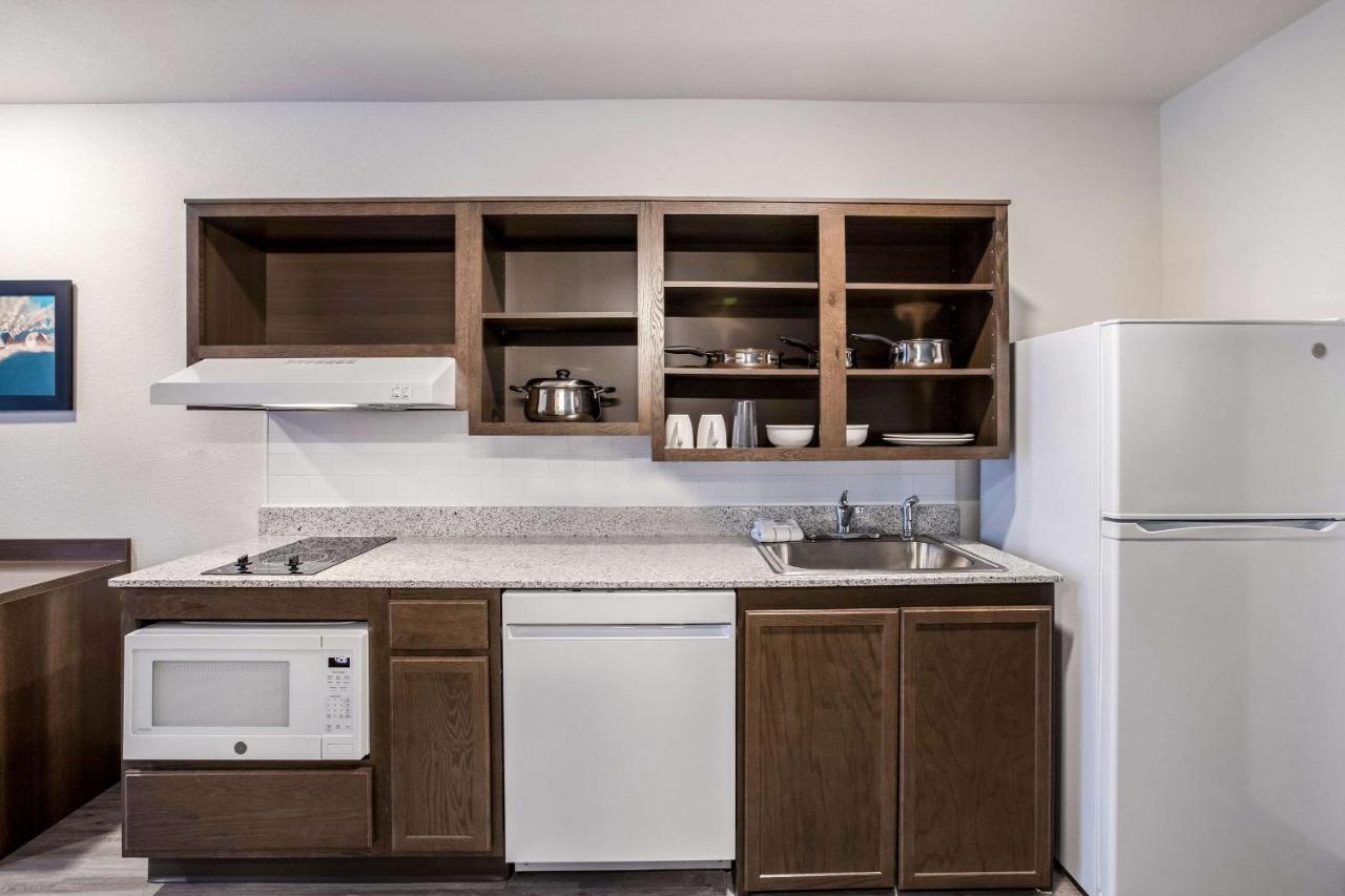 Woodspring Suites Detroit מדיסון הייטס מראה חיצוני תמונה